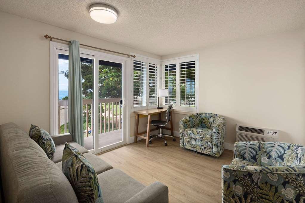 Days Inn By Wyndham Maui Oceanfront Вайлеа Номер фото