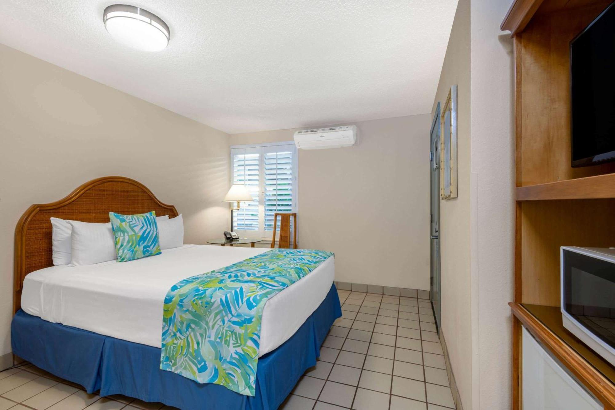 Days Inn By Wyndham Maui Oceanfront Вайлеа Екстер'єр фото